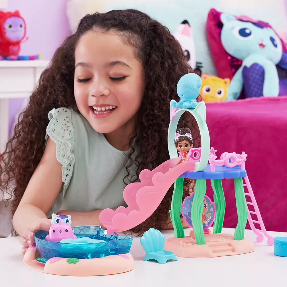 La Casa de Muñecas de Gabby | Playset PIleta | slide 4