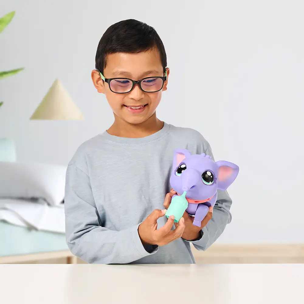 Little Live Pets | Elefantito Interactivo Toots | slide 5