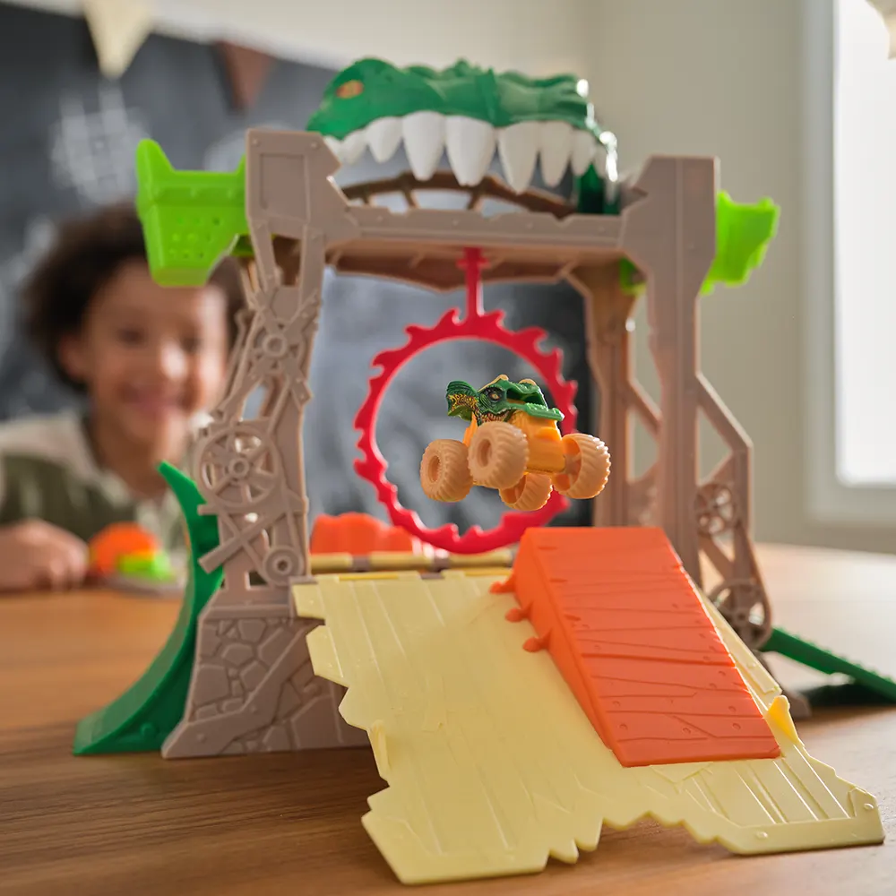 Monster Jam | Playset Juego de Acrobacias | slide 3