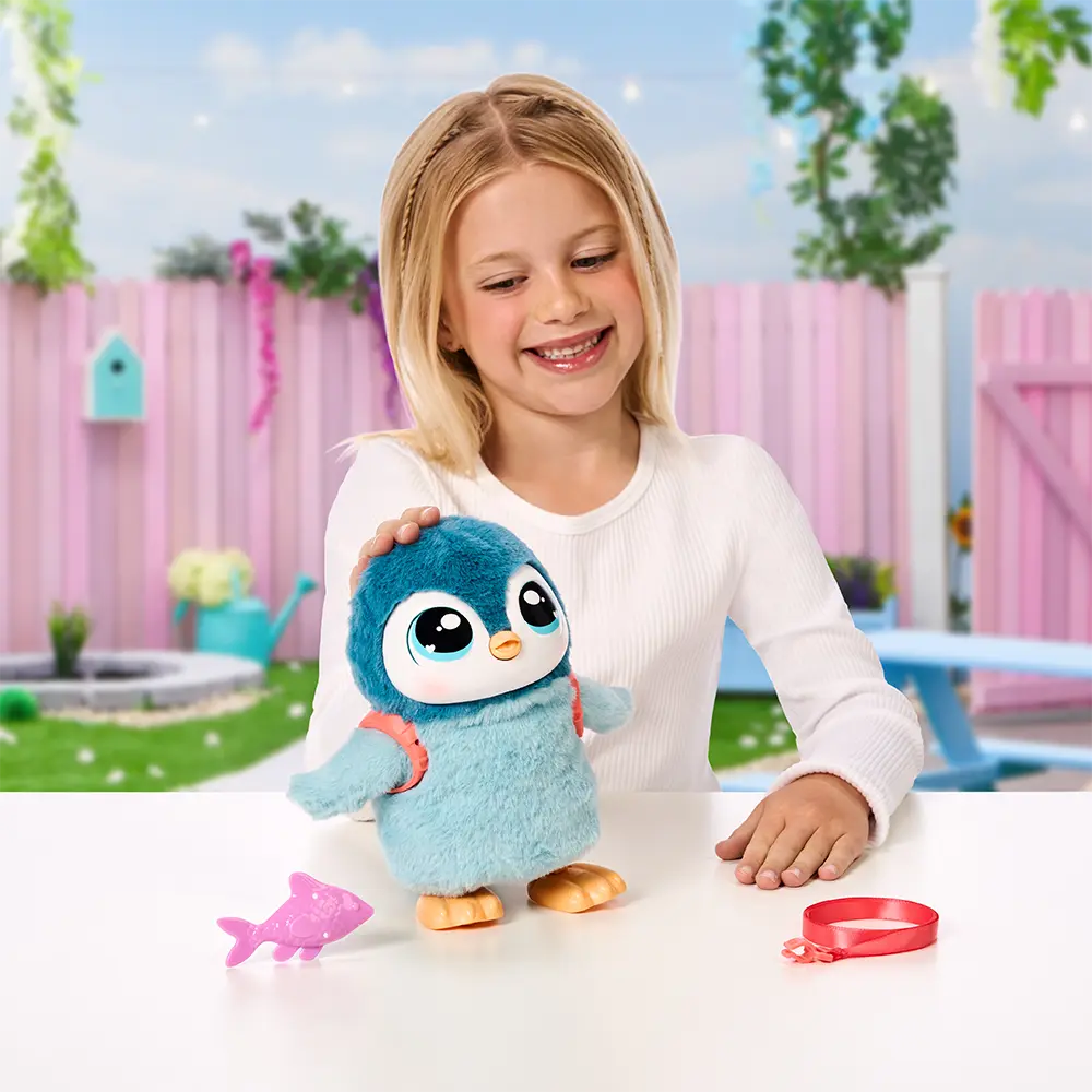 Little Live Pets | My Walking Penguin | slide 4