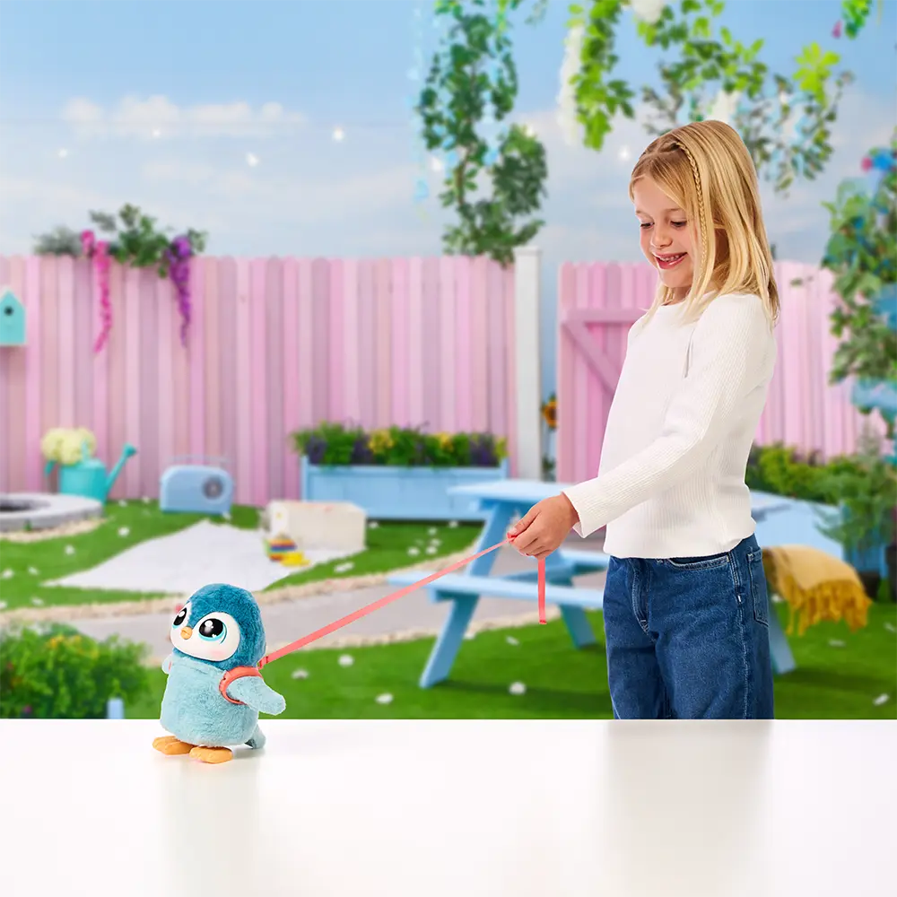 Little Live Pets | My Walking Penguin | slide 1