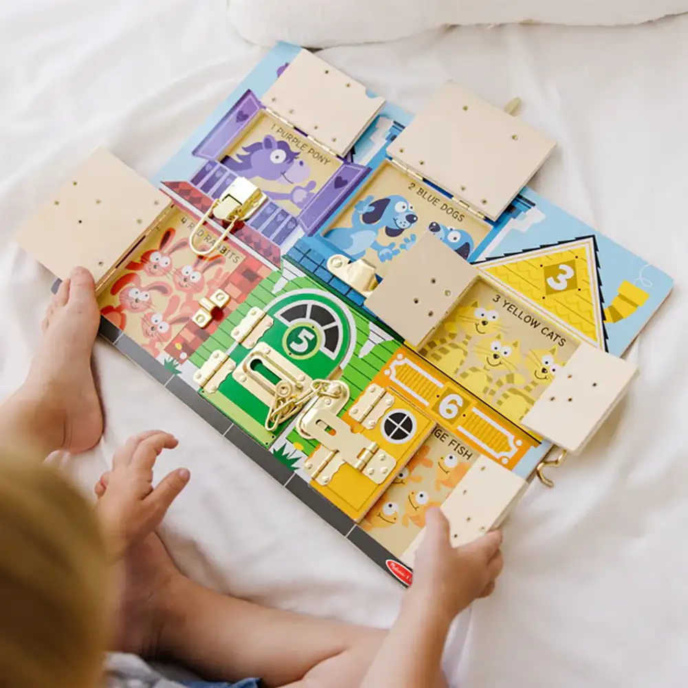 Melissa & Doug | Tablero de Madera Interactivo | slide 4