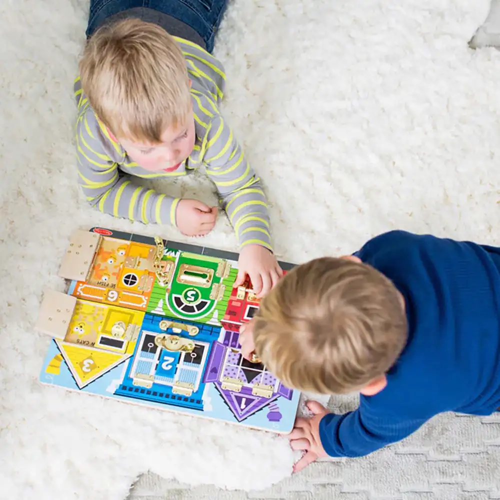 Melissa & Doug | Tablero de Madera Interactivo | slide 3