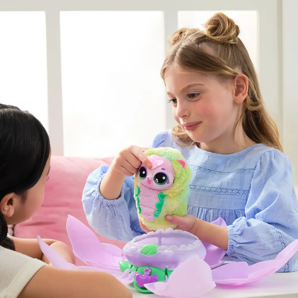 Hatchimals | Bloomables Puppy Fly Mascota Interactiva | slide 3