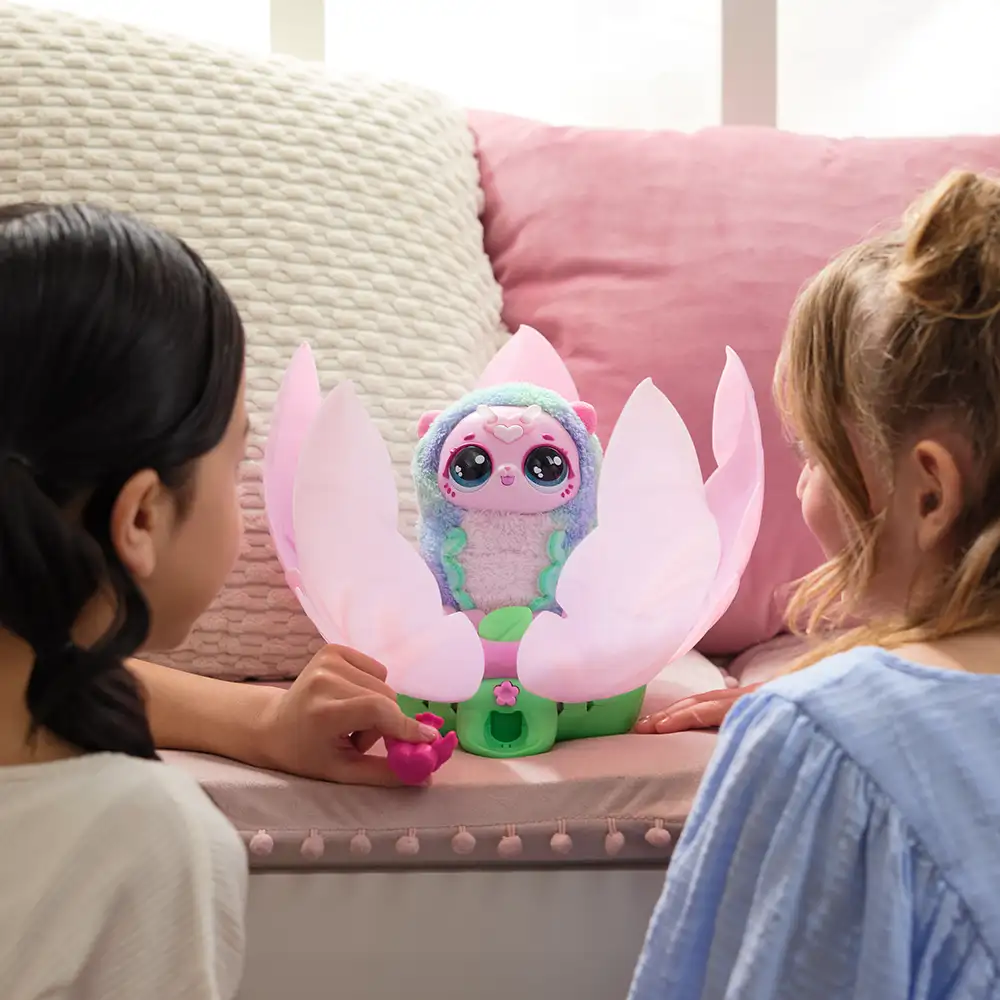 Hatchimals | Bloomables Kitty Fly Mascota Interactiva | slide 3
