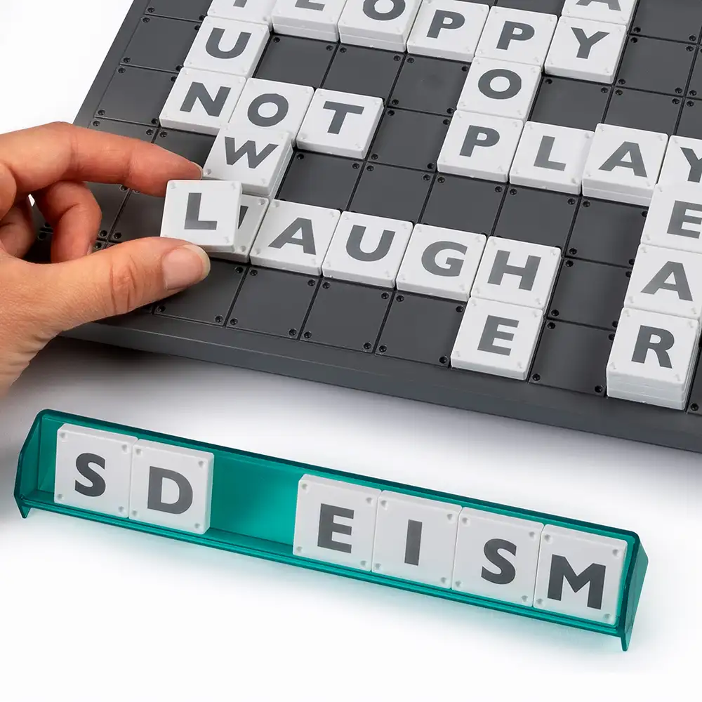 Spin Master Games | Juego Upwords | slide 7